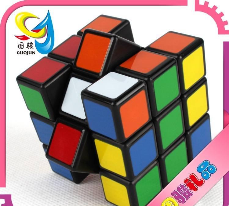 黑底热转印烤漆5.7CM三阶全封闭弹簧螺丝PS环保智力魔方澄海批发